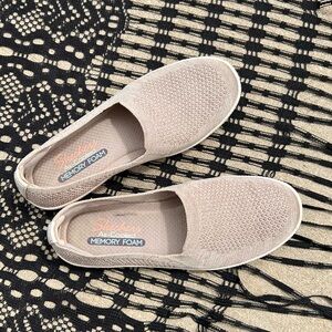 Skechers Pale Blush Knit Slip On Air Cooled Memory Foam Cloud Light Shimmer W6